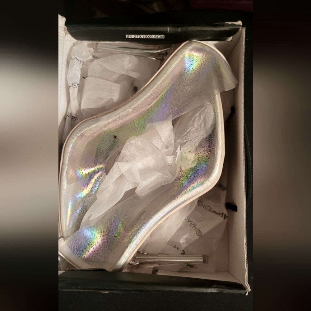 Gorgeous size 10 heels